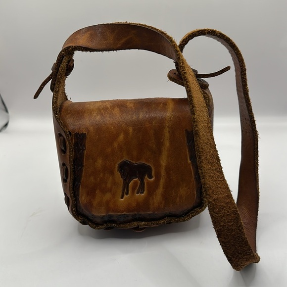 Leather bag small great preowned condition 4”wider 4”length brown - Picture 4 of 5